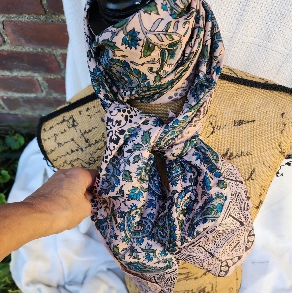 Vintage Majelli Silk Paisley‎ Scarf